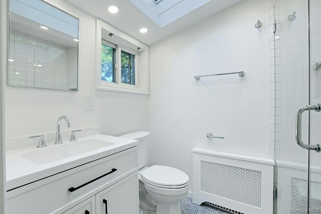 1st Fl full Bathroom, newly updated
