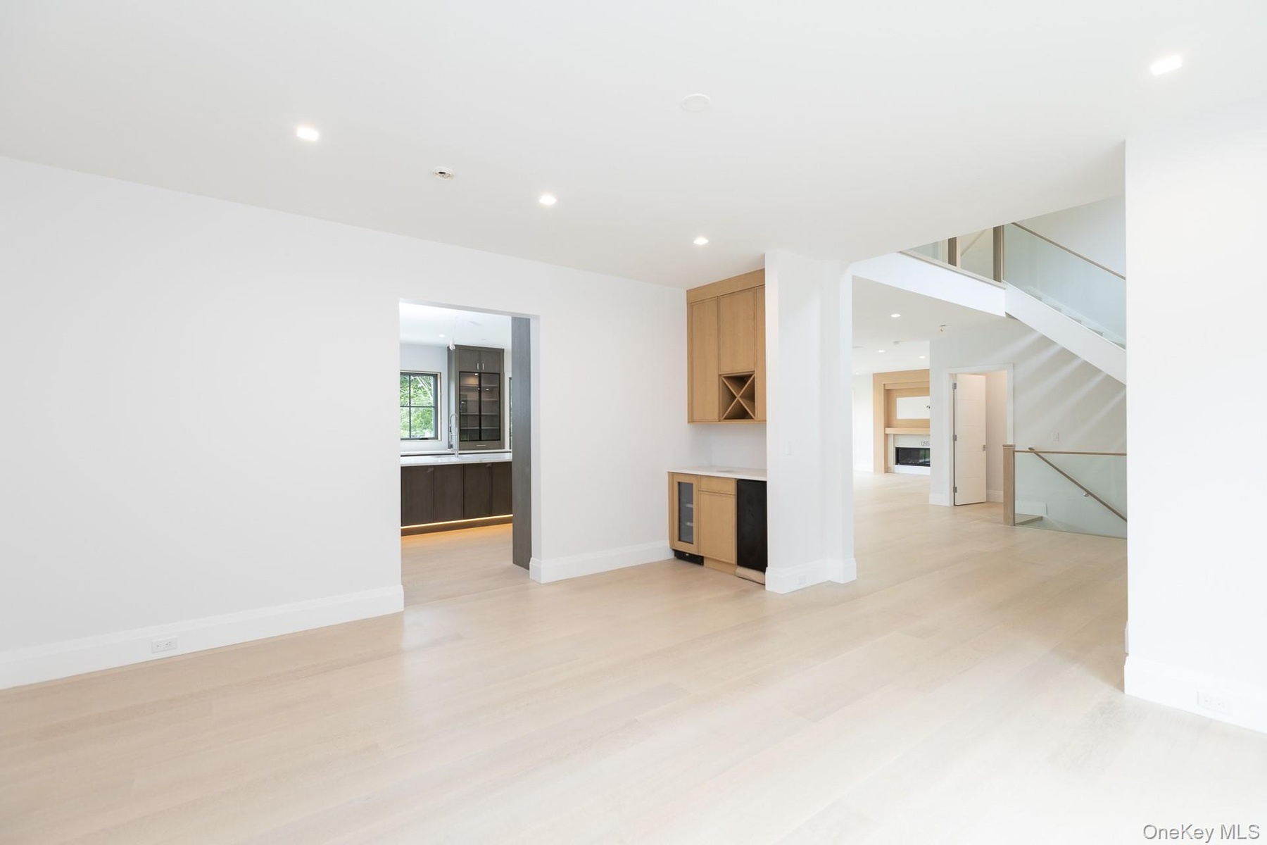 Dining Room w/sink, refrigerator & ice maker