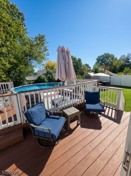 Deck/Pool