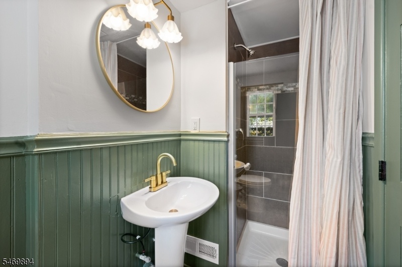 FULL BATH ON GROUND FLOOR