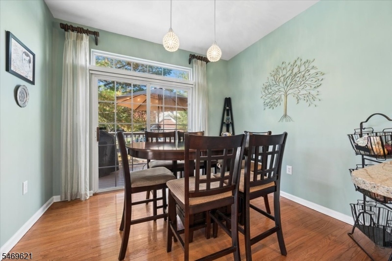 Sunny Breakfast Nook