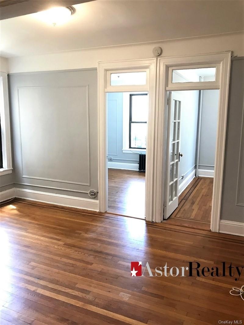 Unit 1R/2 Bedroom living room w/2 bedrooms in rear