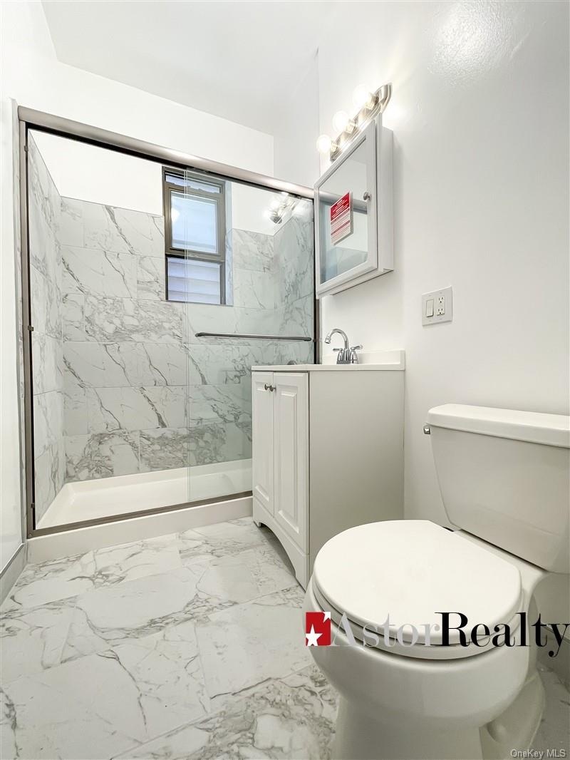 Unit 1F/ 1 Bedroom Bathroom