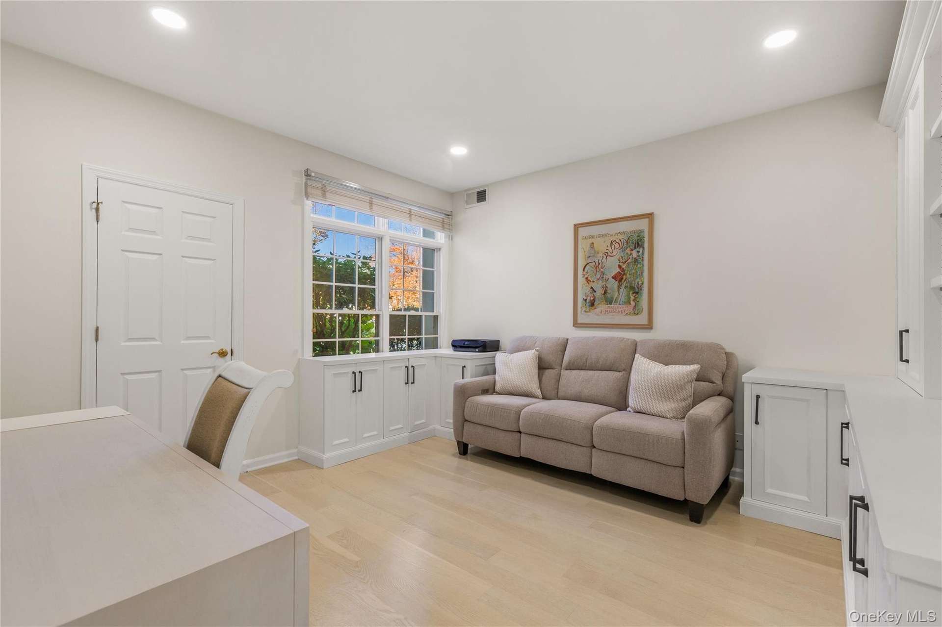 2nd bedroom being used as office/den