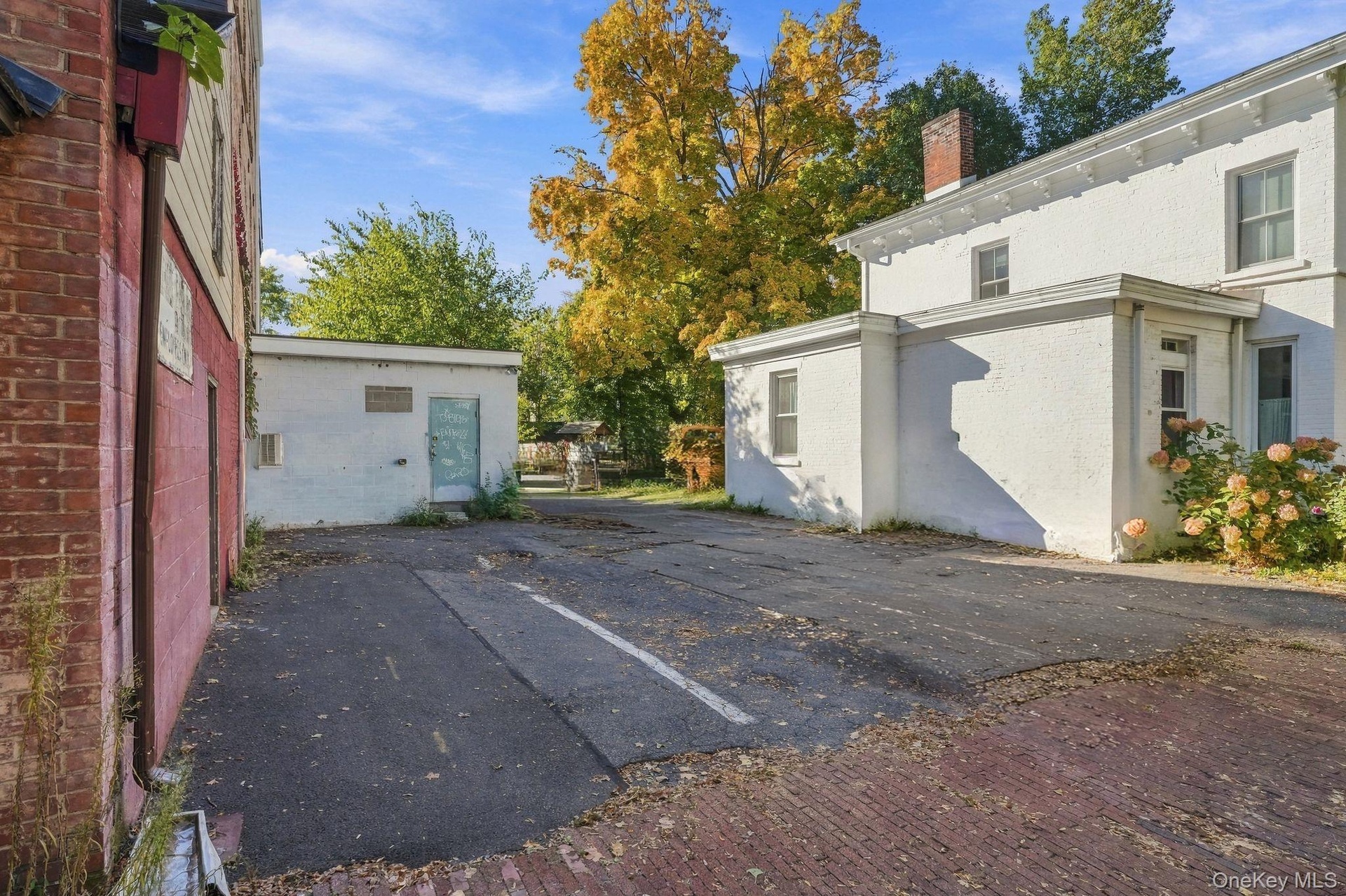 82 side parking