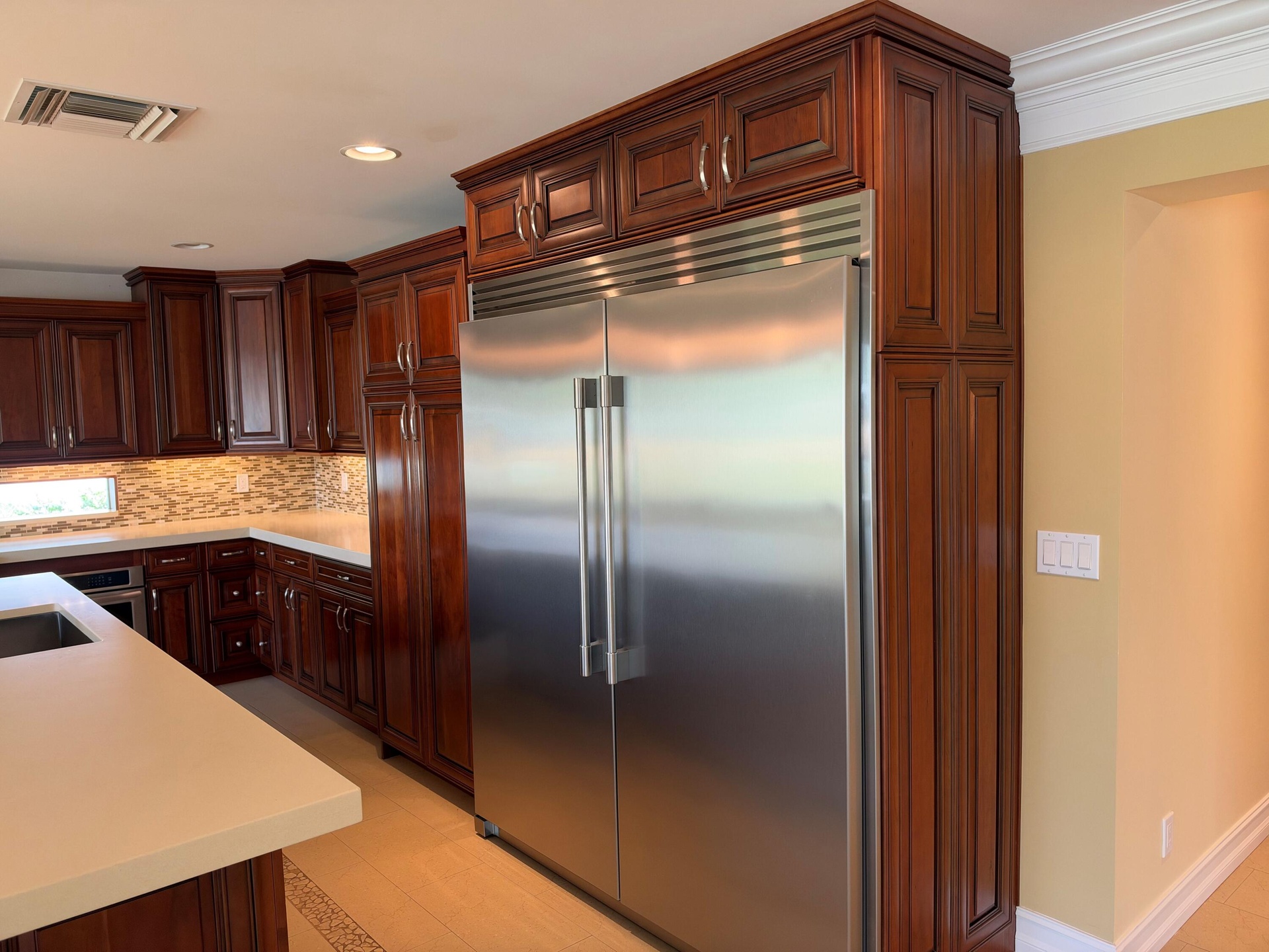 Extra-large refrigerator and separate freezer