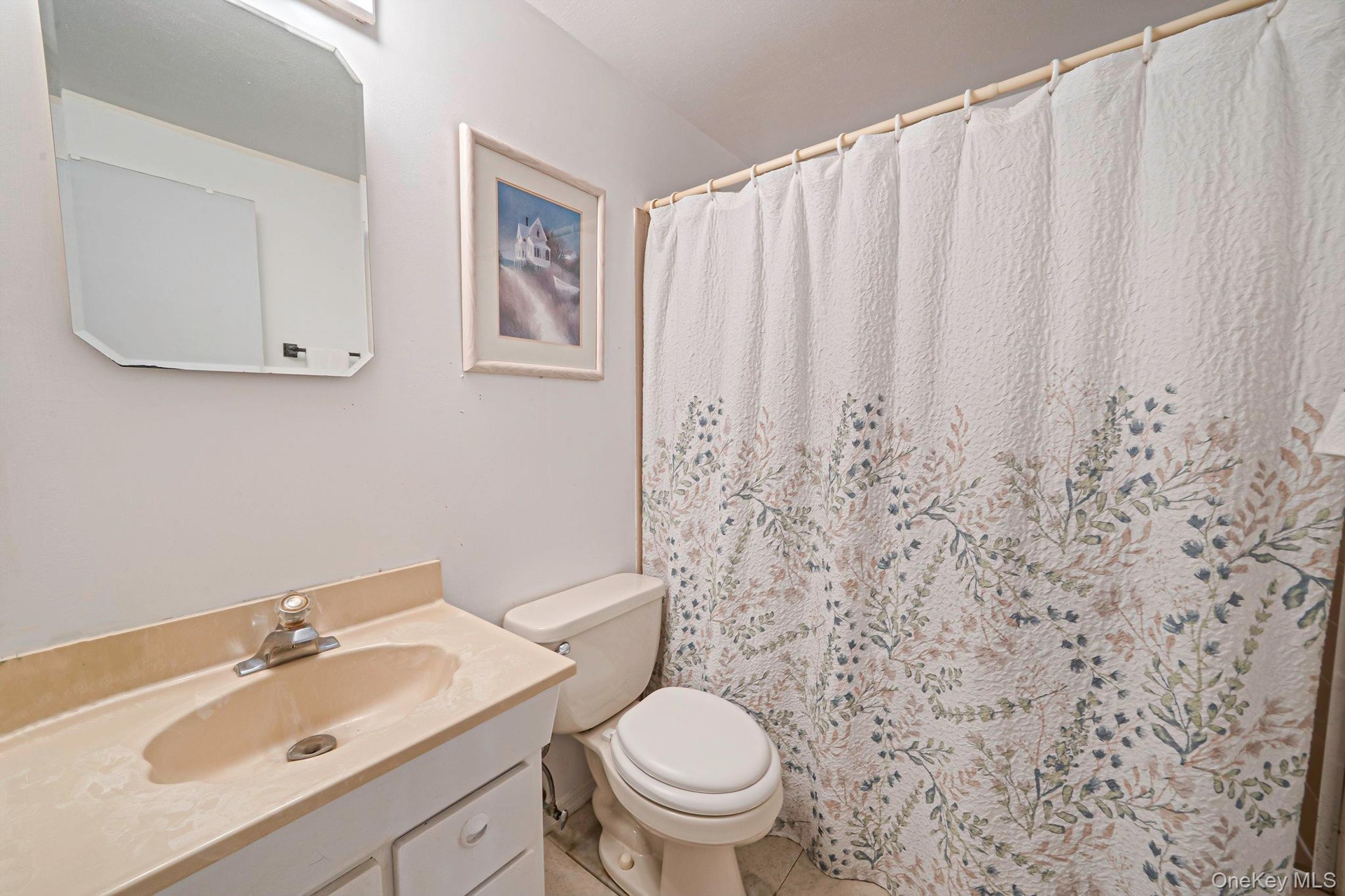 Full Bath 2, Tub