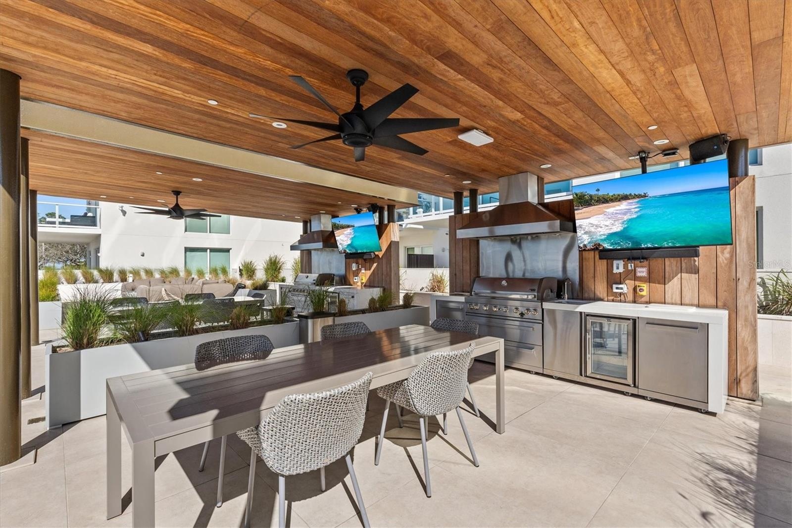 Outdoor kitchen