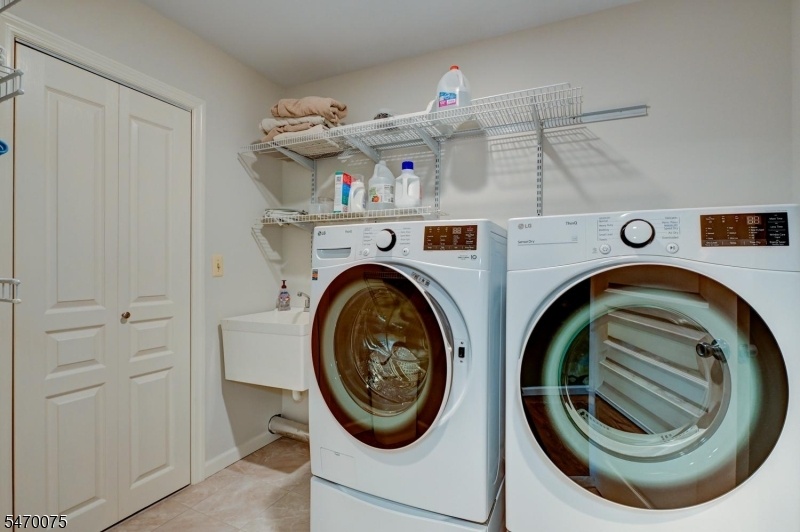 LAUNDRY RM 2ND FLR