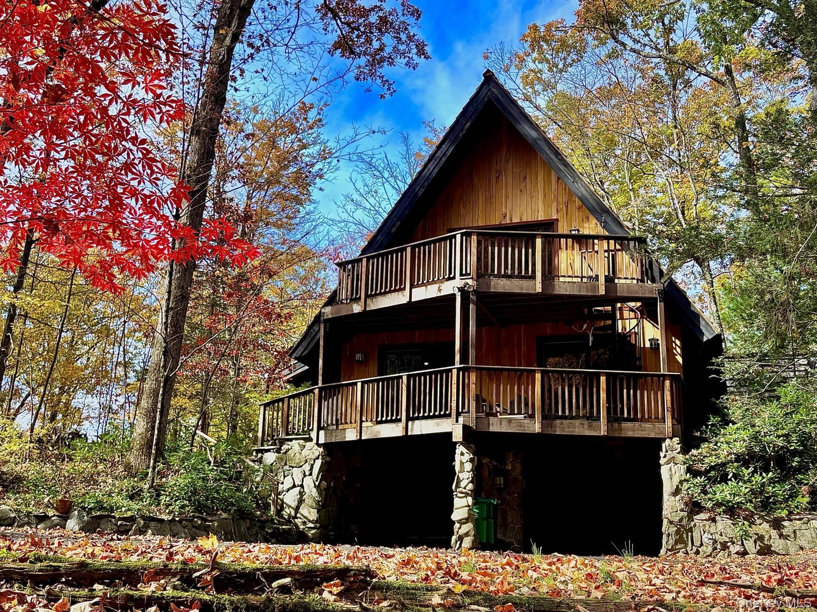 Balcony, porch, 2 car garage