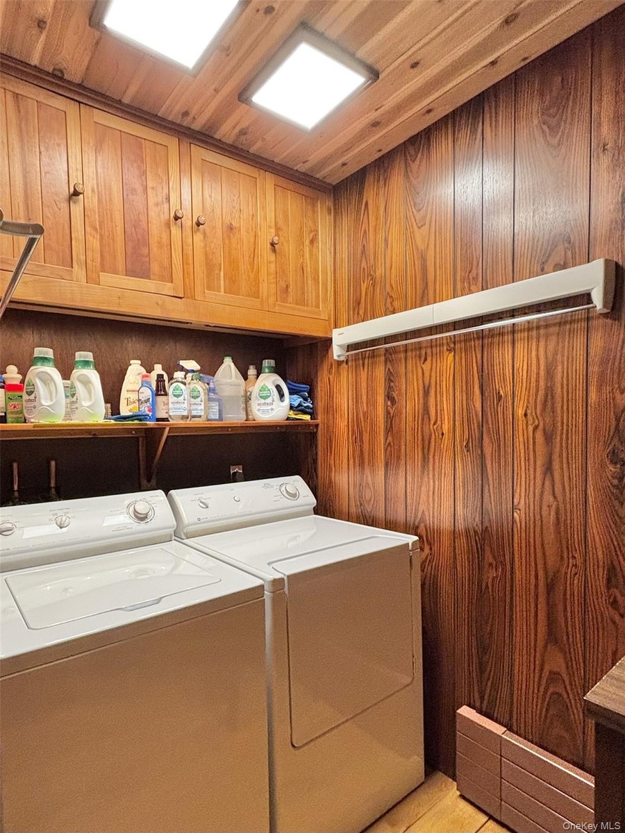 First floor laundry w/skylights