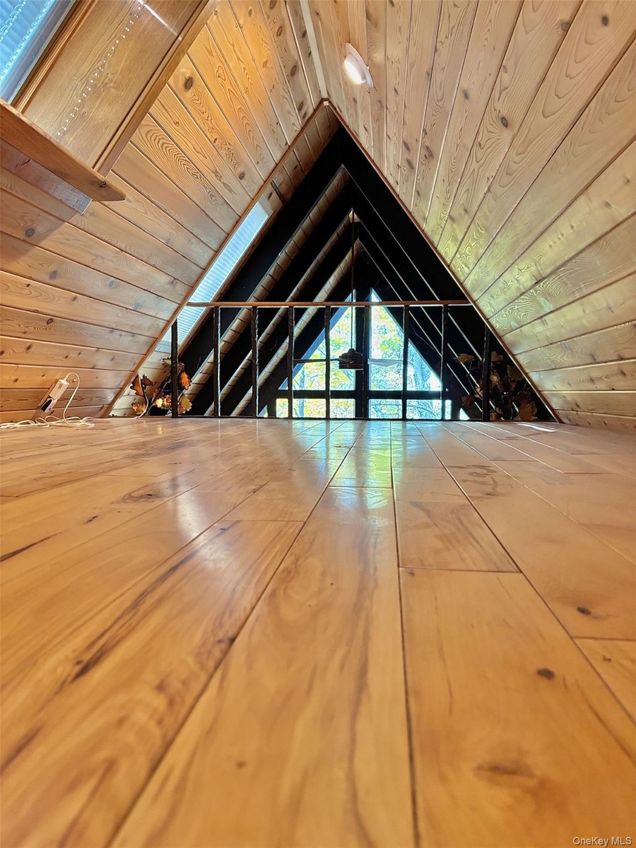 Loft w/skylight