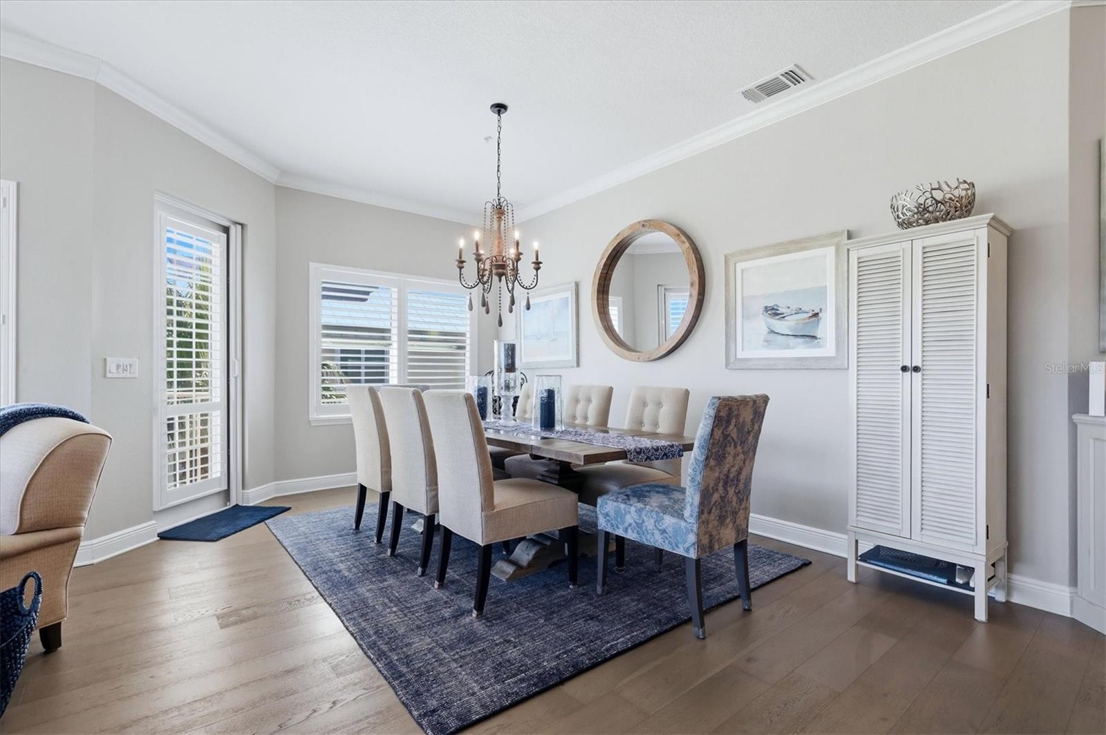 Dining room.