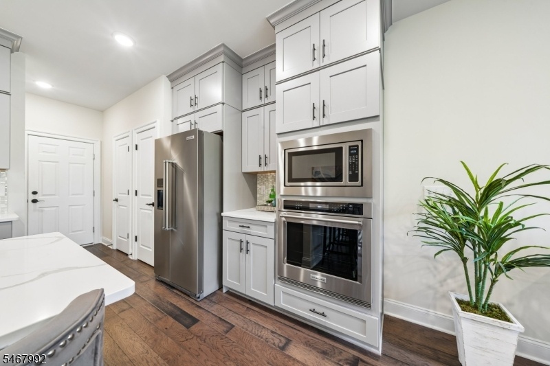 Kitchen with two ovens