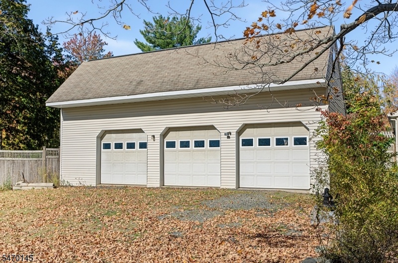 Detached Garage