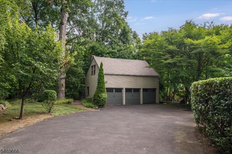 3 Car Garage