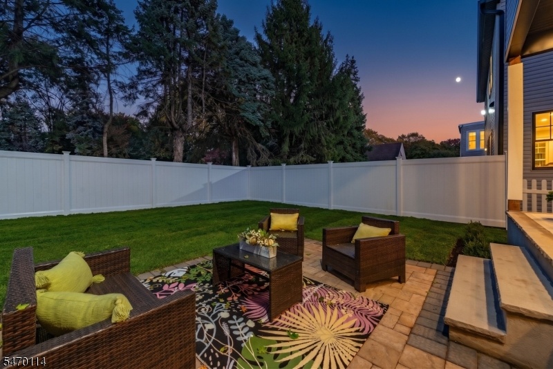 Twilight Outdoor Entertaining