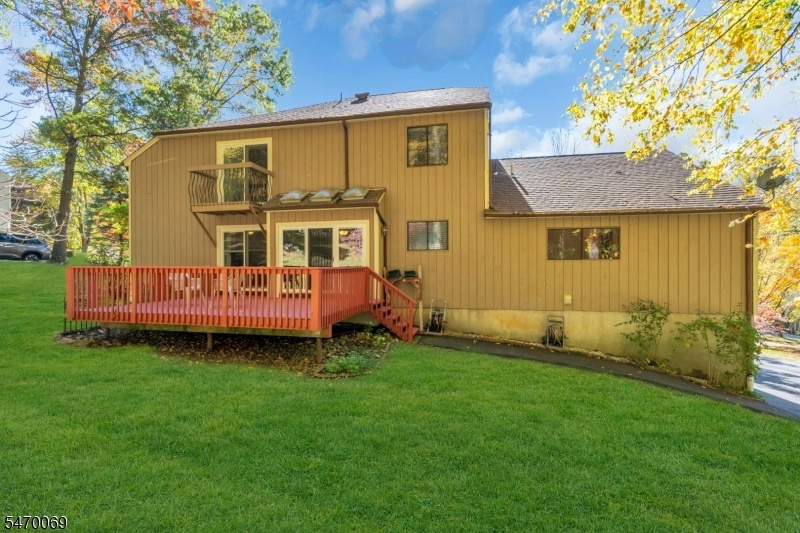 Expansive Deck