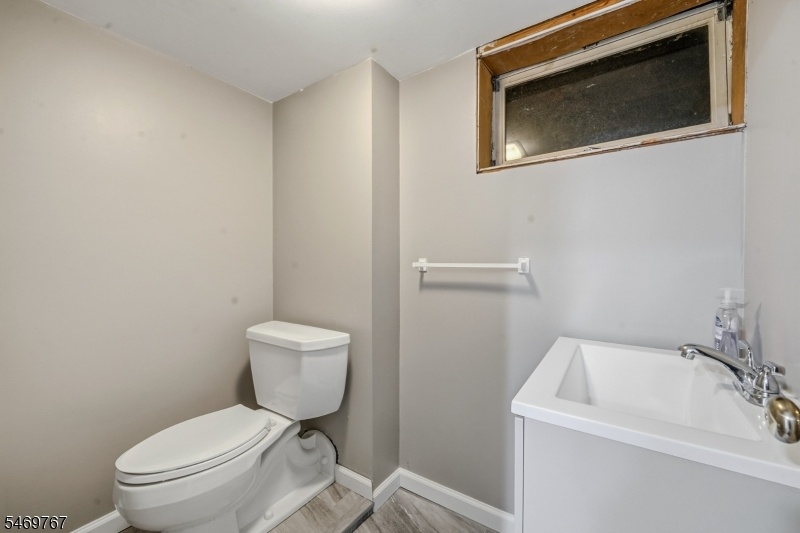 Lower Level Powder Rm