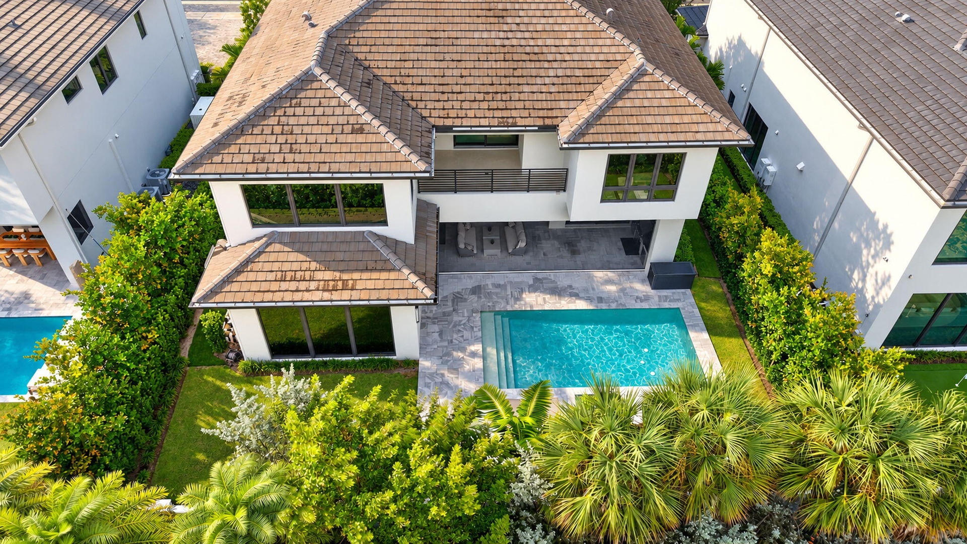 LUSH TROPICAL LANDSCAPE