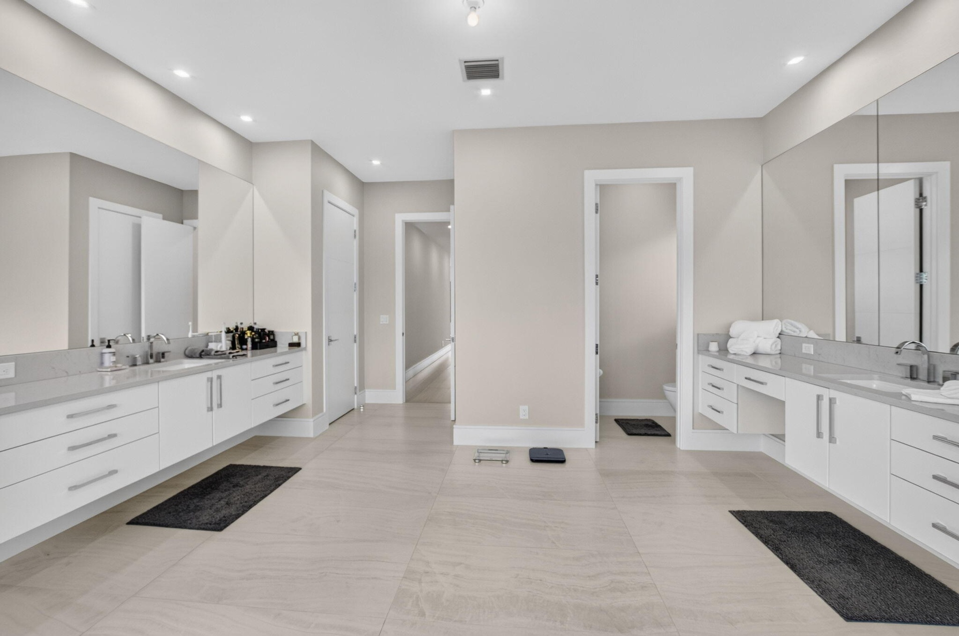 PRIVATE WATER CLOSET