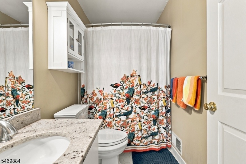 Bathroom UL