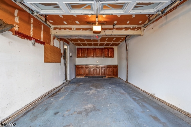 Picture of Garage