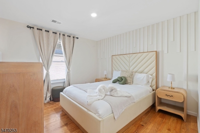 Bedroom unit 2