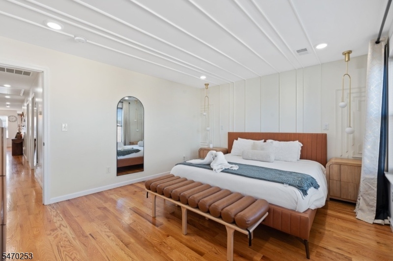 Primary bedroom unit 2