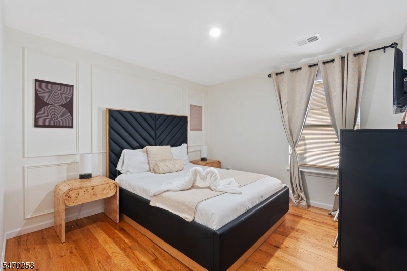 Bedroom unit 2