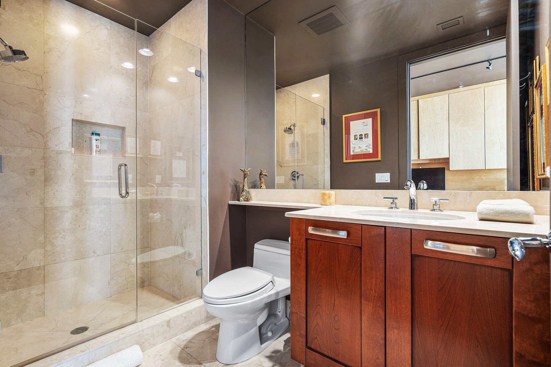 Bedroom 2 - Bathroom
