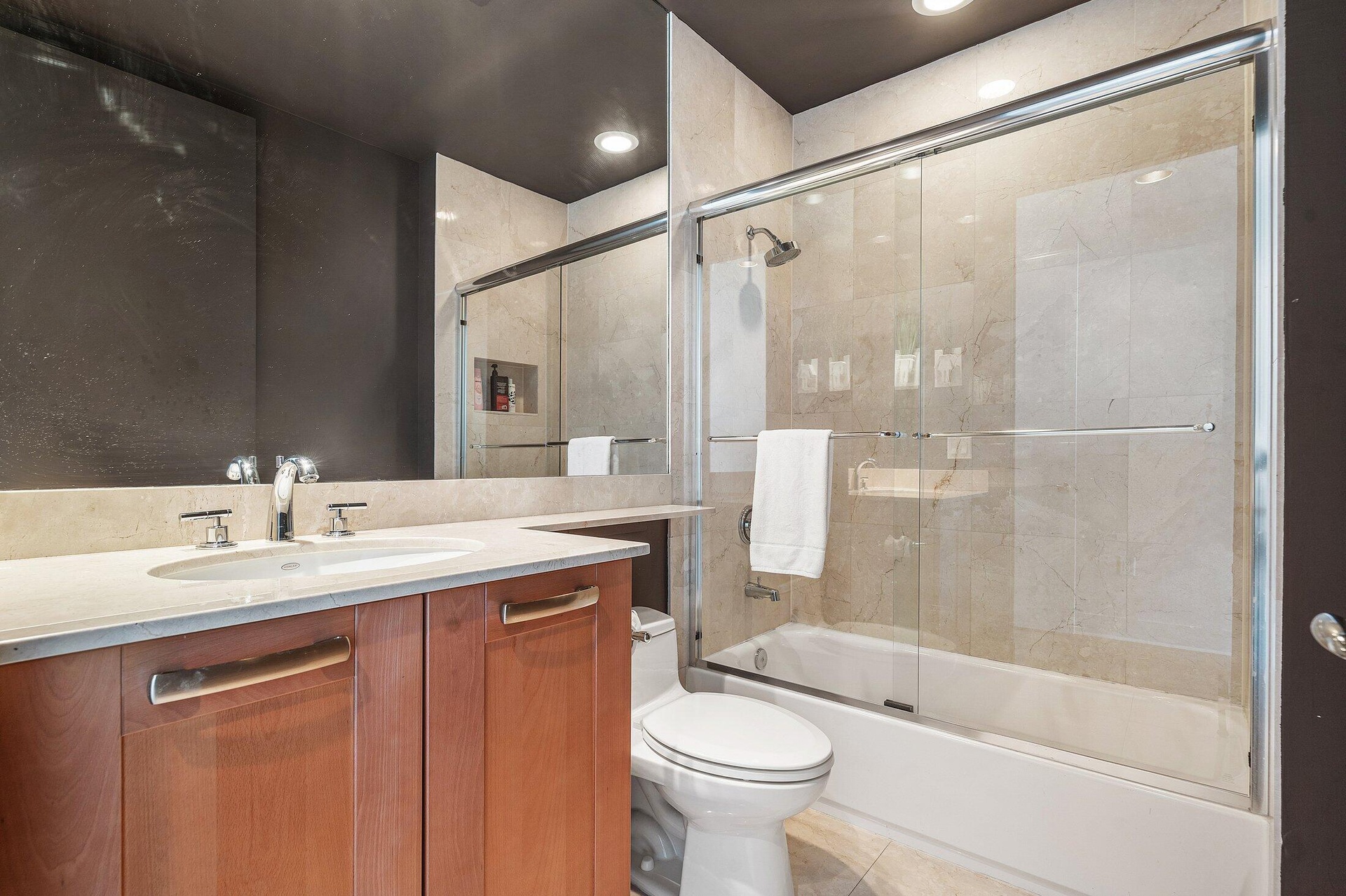 Bedroom 3 - Bathroom