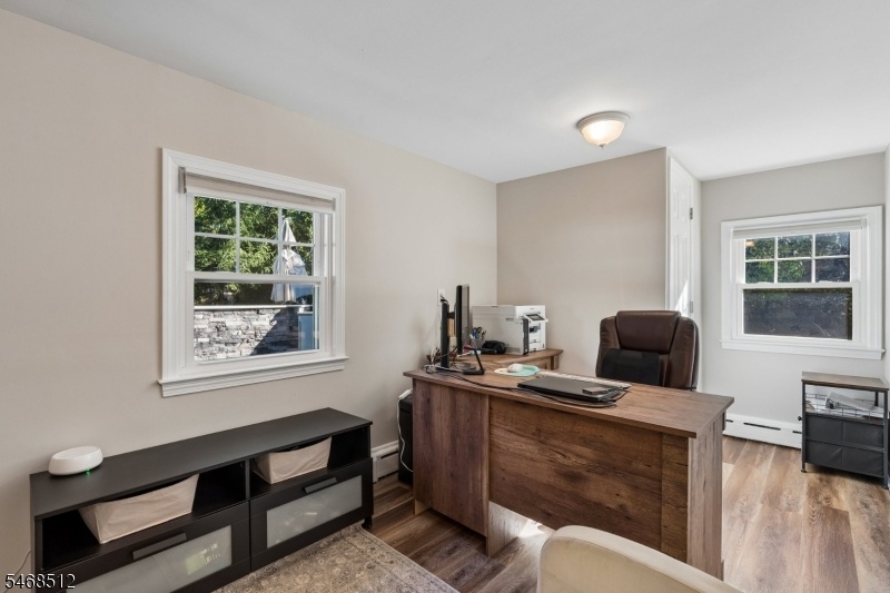 bedroom/Office