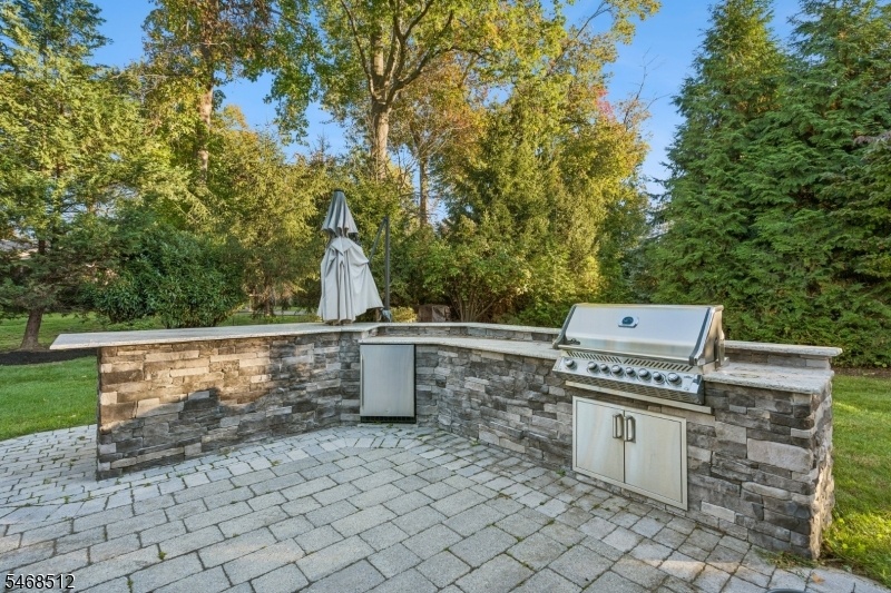 Outdoor Kitchen