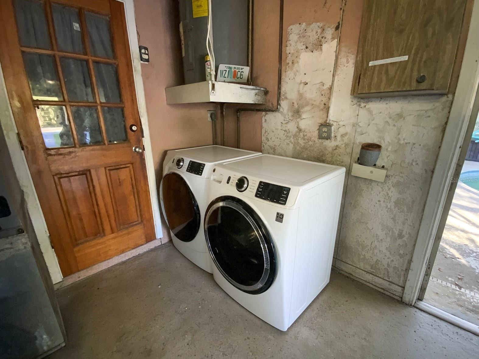 Laundry/Garage