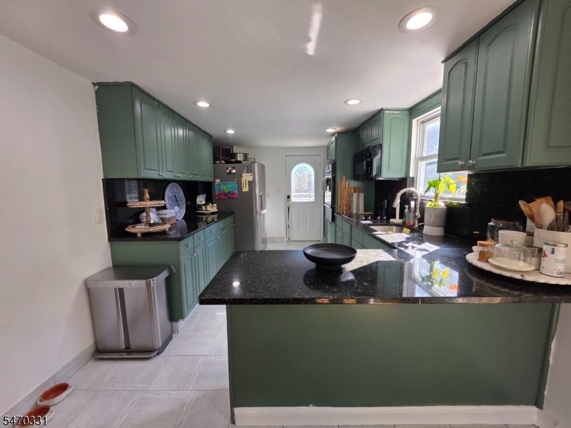 Kitchen pic 1
