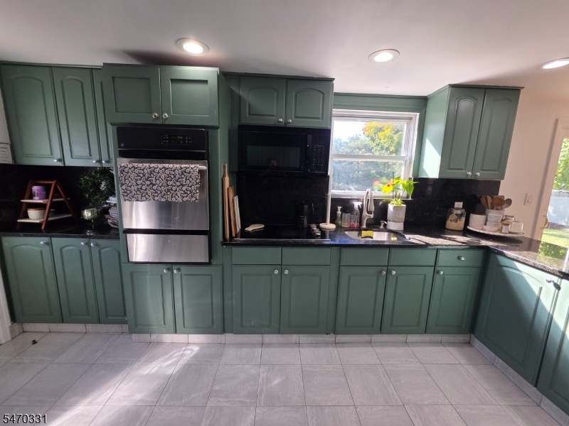 Kitchen pic 3