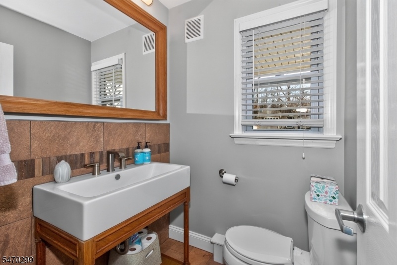 1st floor half bathroom