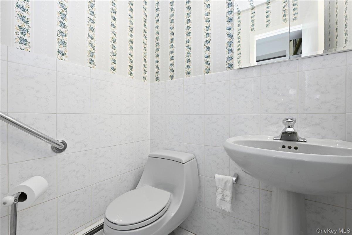 Powder room