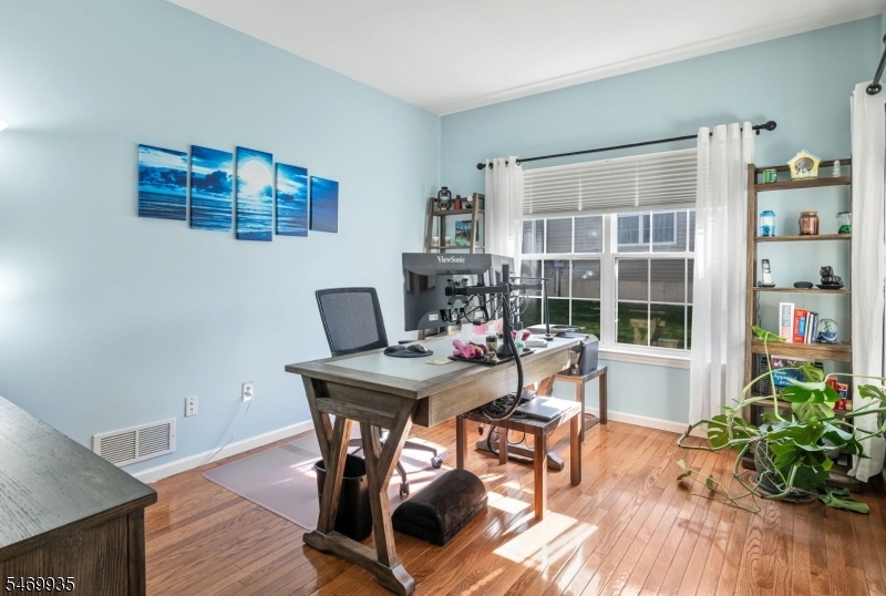 1ST FLOOR STUDY / PLAYROOM