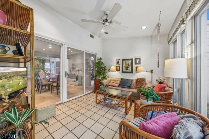 Den/Sunroom