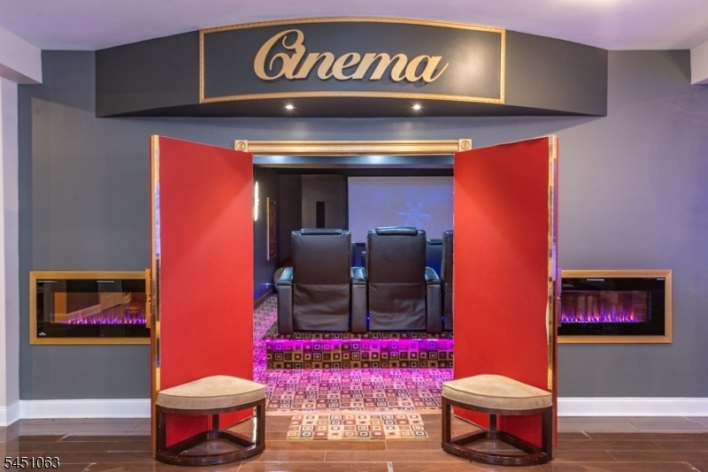 Cinema It's Show Time!
