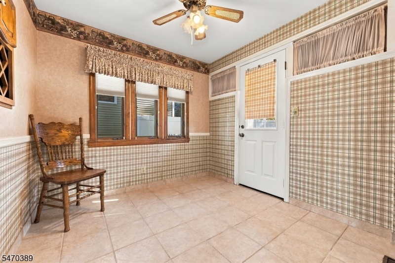 breakfast nook