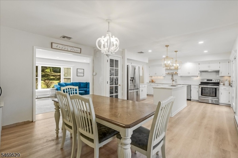 Kitchen & Dining Room
