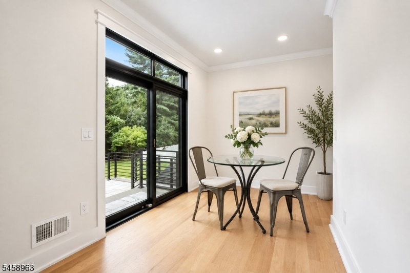Breakfast Room