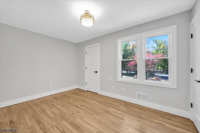 Bedroom / Office