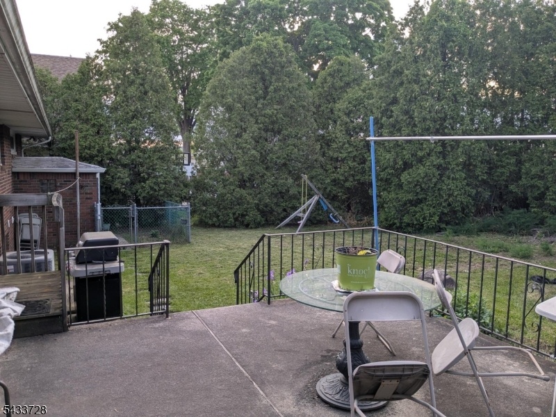patio off kitchen to yard
