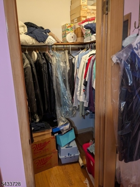 walk in closet