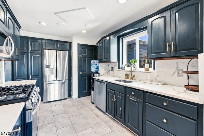 Kitchen 4