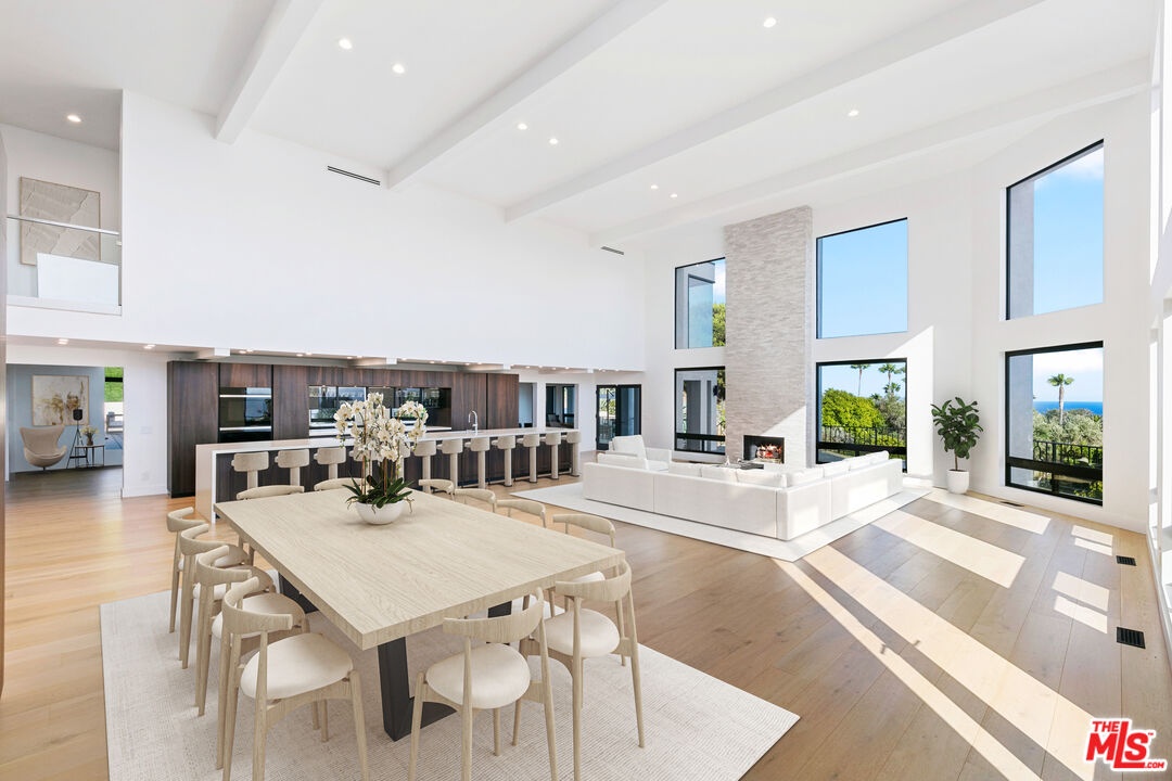 Kitchen and dining virtually s